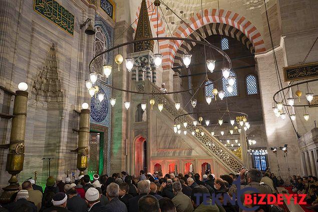 diyanet isleri lideri erbastan ingilizce hutbe dunyaya ileti verdik 2 ctGJ164E