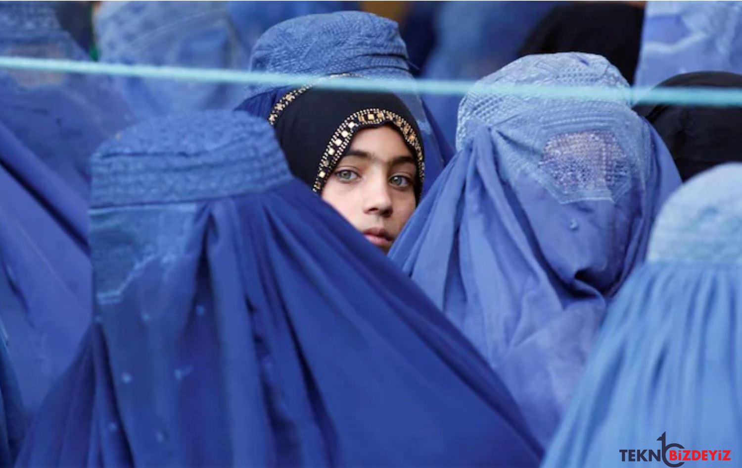 talibandan bayanlara yeni yasak halka acik yerlerde burka giymek mecbur oldu miy4Kw9O