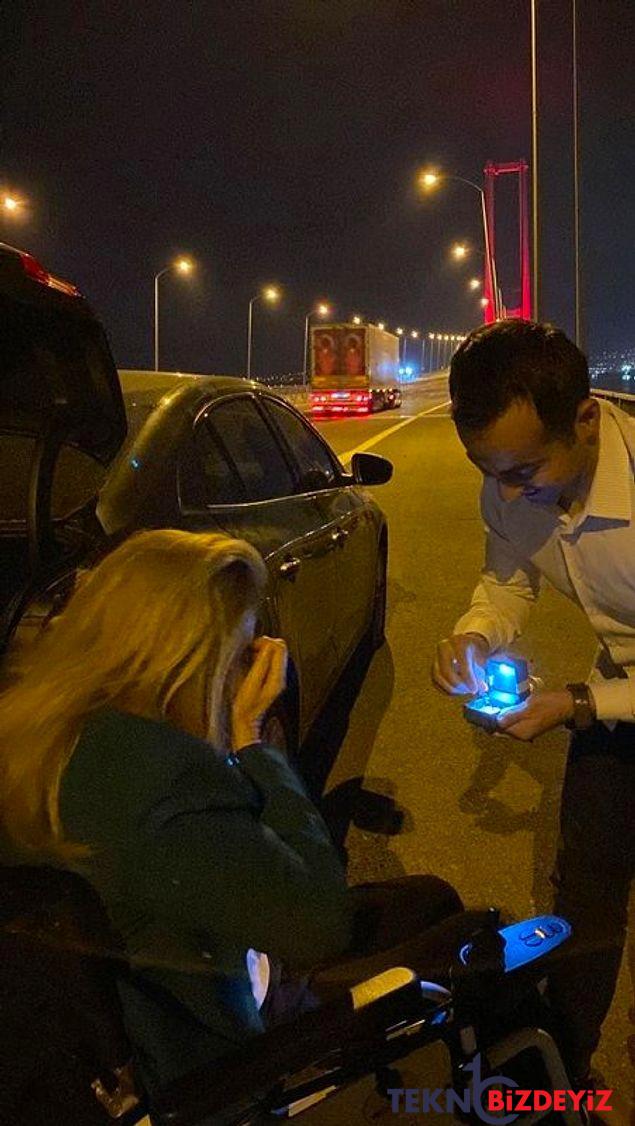 turkiye onlari bu fotografla tanimisti eski vekil o semsiyeyi tutan bireye evet dedi 1 lXd4wq7v