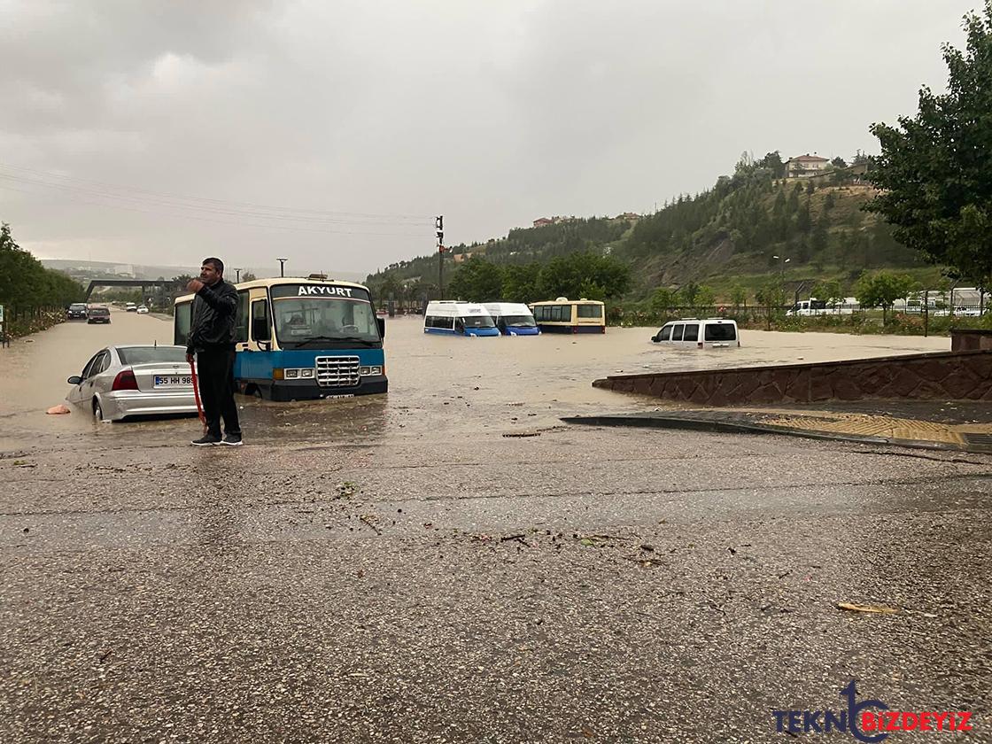 hortum saganak taskinlar bircok vilayette tesirli olan yagisli hava hayati olumsuz etkiledi NCOy8B4h