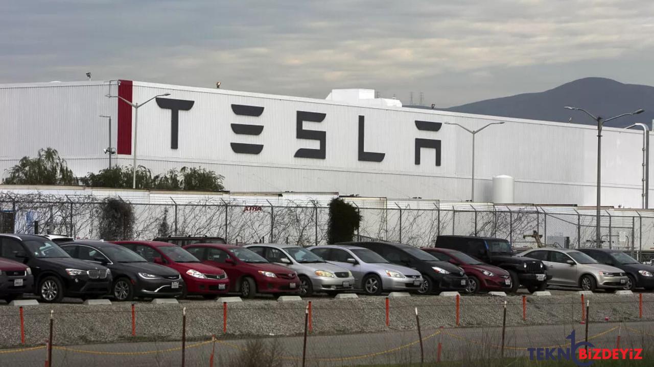 tesla toplu isten cikarmalar yuzunden eski calisanlari tarafindan dava ediliyor