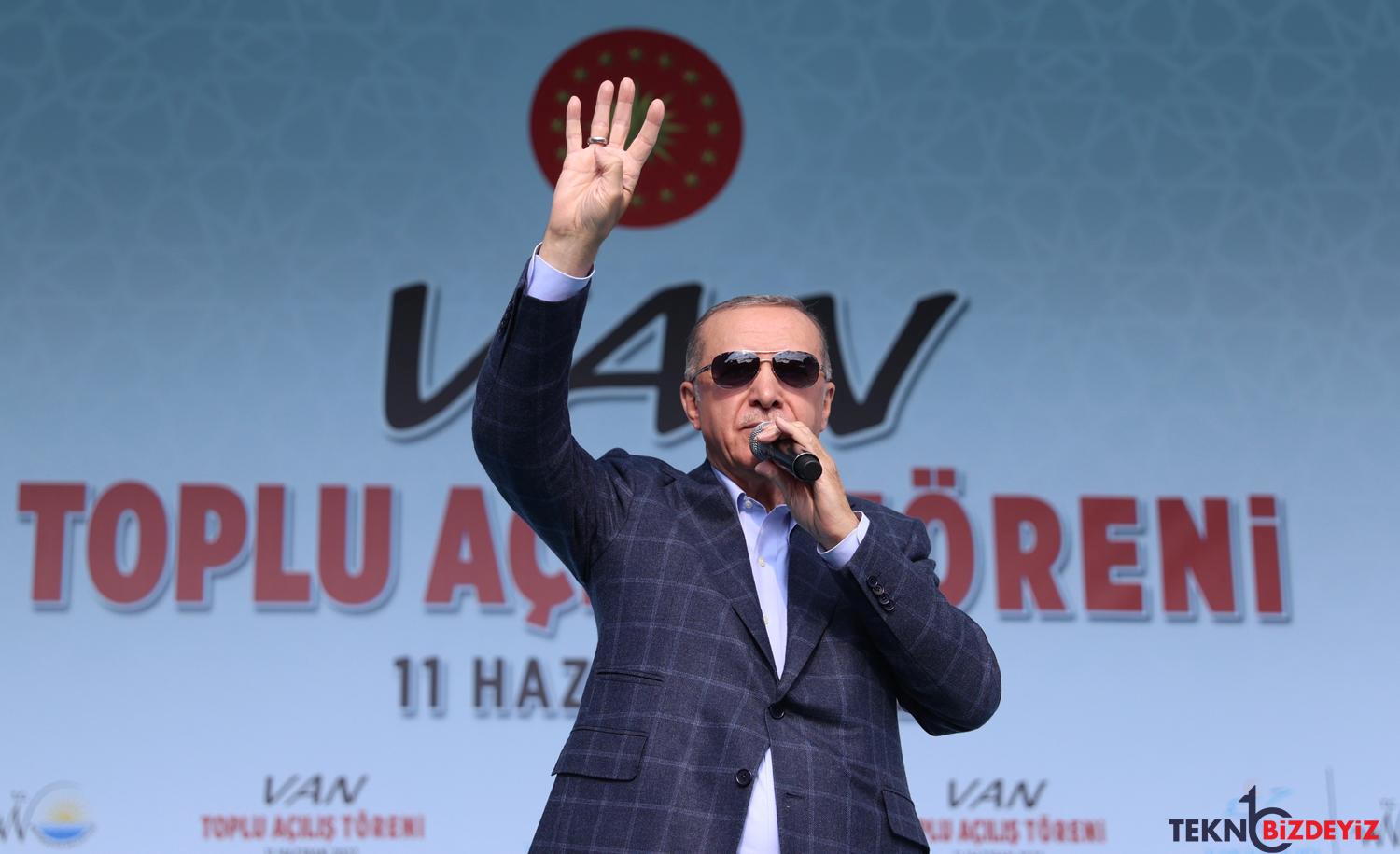 vanda konusan erdogan 1982de kurulan universite icin biz getirdik dedi 1I1HAmSc