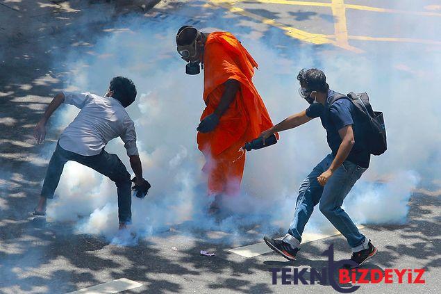 baskanlik sarayi basildi basbakanin konutu atese verildi sri lankadan isyan fotograflari 11 tiApyjjO