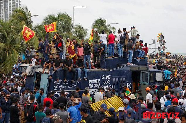 baskanlik sarayi basildi basbakanin konutu atese verildi sri lankadan isyan fotograflari 15 WXhf7AT1