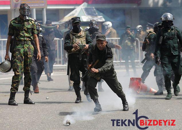 baskanlik sarayi basildi basbakanin konutu atese verildi sri lankadan isyan fotograflari 17 2rbeuBTE