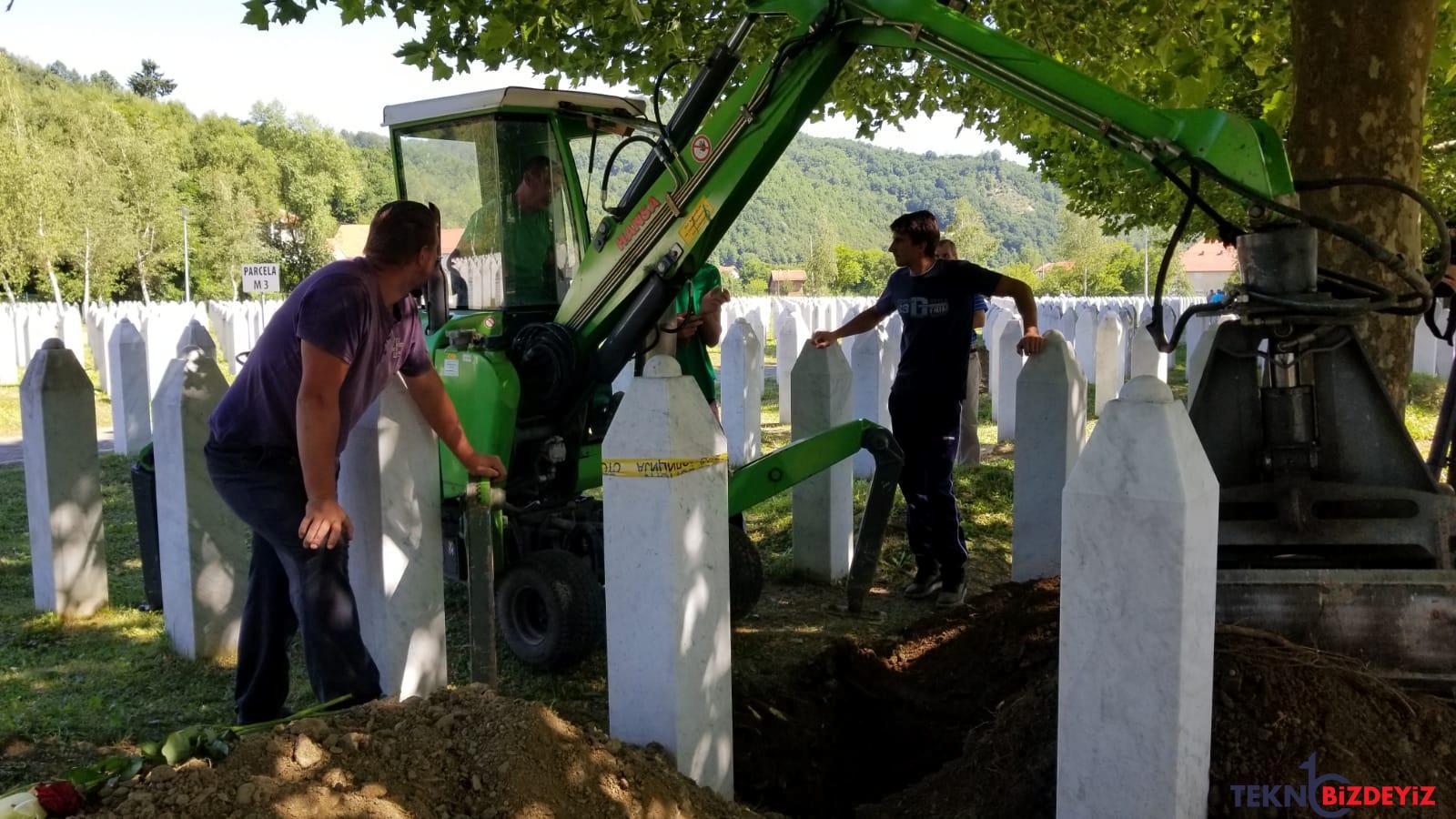 srebrenitsada mezarlar tekrar aciliyor zrZOjsrv