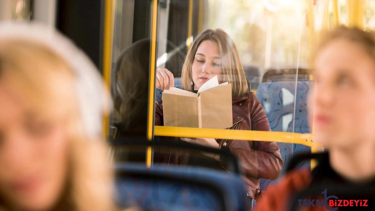 arastirma istanbulda her dort bireyden biri toplu tasimada kitap okudugunu soyledi cf1mPQgv