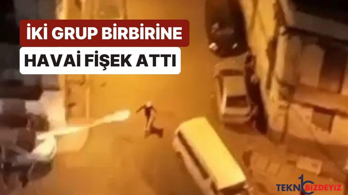 adanada iki kumenin birbirine havai fisek atarak oyun oynamasi gorenleri hayrete dusurdu AaIyizMv