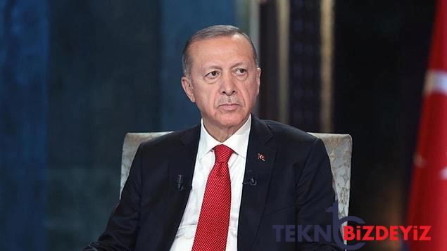 cumhurbaskani recep tayyip erdogan taksimde simit dagitti 1 LLh9egHr