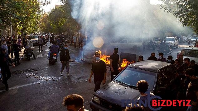 iran meclisinin ahlak polisine karsi gelerek protestolara katilan 15 bin kisiyi idam edecegi tez edildi 4 caY3BgNY