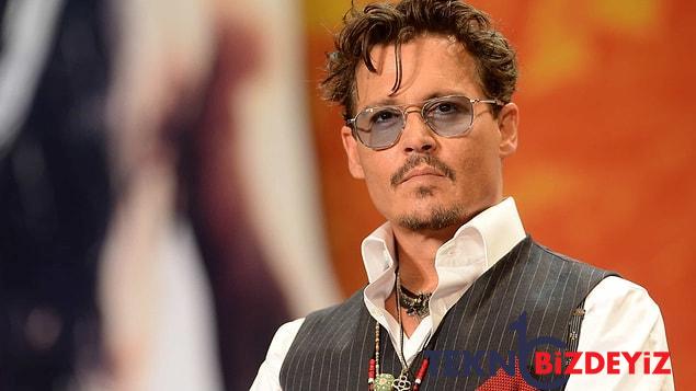 johnny depp icin heyecan dorukta kaptan jack sparrow serinin altinci sinemasiyla geri mi donuyor 7