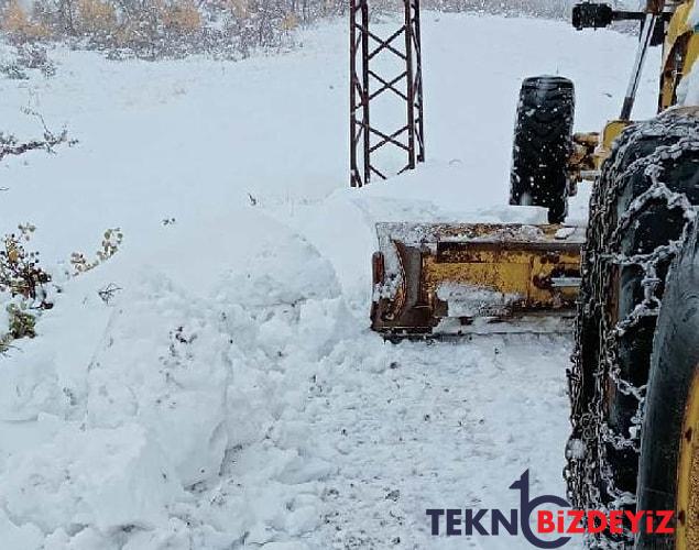 tuncelide birinci kar yagdi soforler mahsur kaldi 0 lECJJUU4