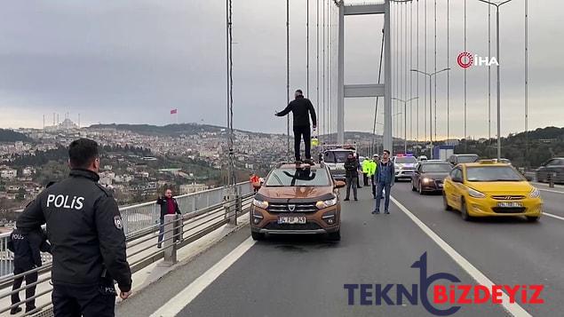 15 temmuz sehitler koprusunde bir kisi kendisinin ve aracinin uzerine akaryakit doktu 0