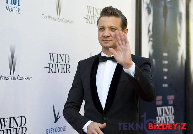 avengers sinemasinin hawkeyei jeremy renner dehsetli kar kazasinin akabinde hastaneden paylasim yapti 8 wWCCpWAY