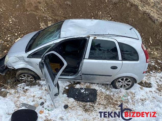 trafik kazasi gecirdi mahsur kaldigi otomobilinde donarak oldu 1