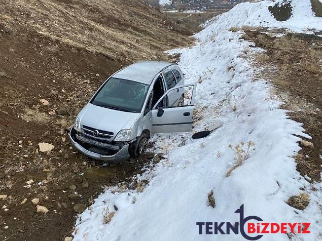 trafik kazasi gecirdi mahsur kaldigi otomobilinde donarak oldu 2 hRQwszL9