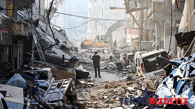 deprem bolgesinde yeni kesim para karsiligi agir hasarli meskenlere giriyorlar 1 sXnROBMS