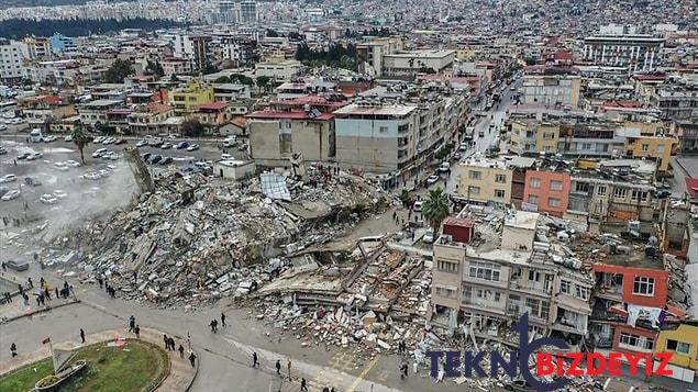 depremzede cocuklara kibritci kiz kitabini dagittigi icin reaksiyon ceken kullanicidan degisik aciklama 0