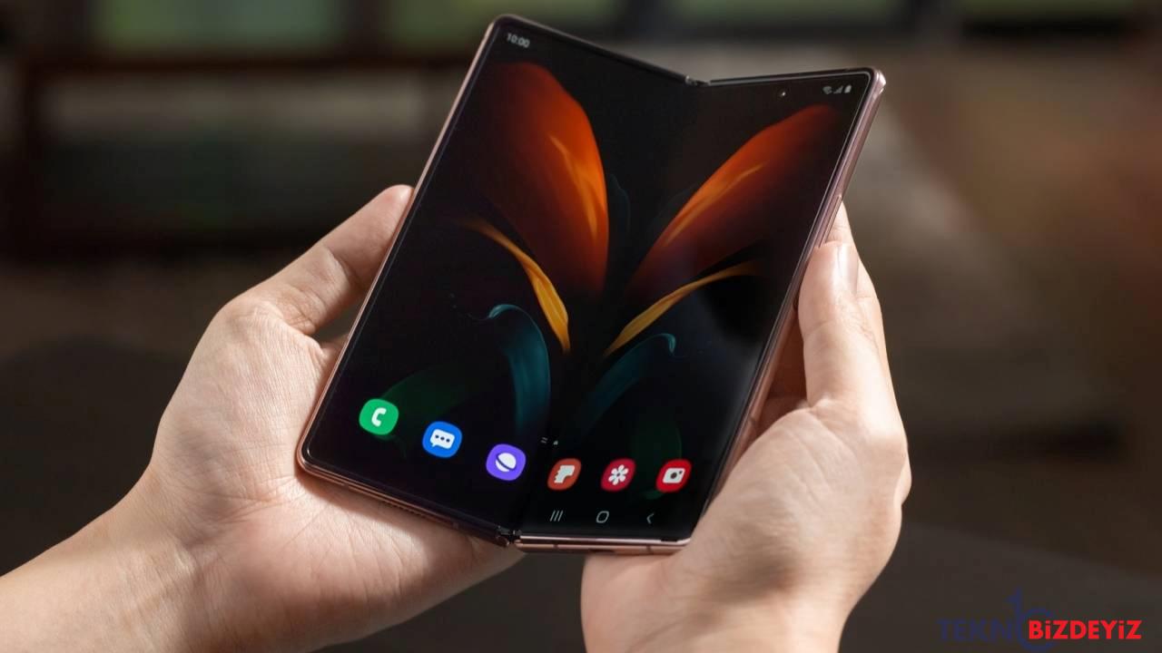 galaxy z fold 3 icin one ui 51 guncellemesi yayinda tOHsgV5a