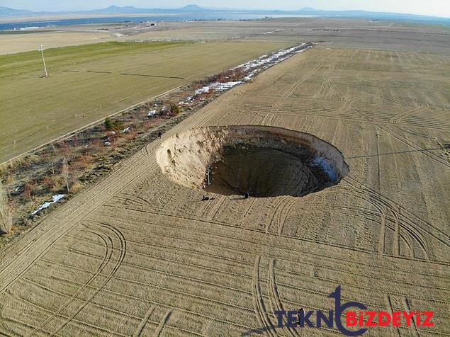 konyada iki fay ortasinda 37 metre capinda obruk olustu 1