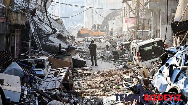 kral charles londradaki deprem gonullusu turkleri ziyaret ederek turk restoranina gitti 0 gPVqeN4E