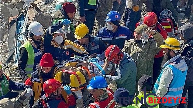 zelzele bolgesinde yer alan bir istekli afad ile oteki ulkelerin arama kurtarma takimlarini karsilastirdi 4