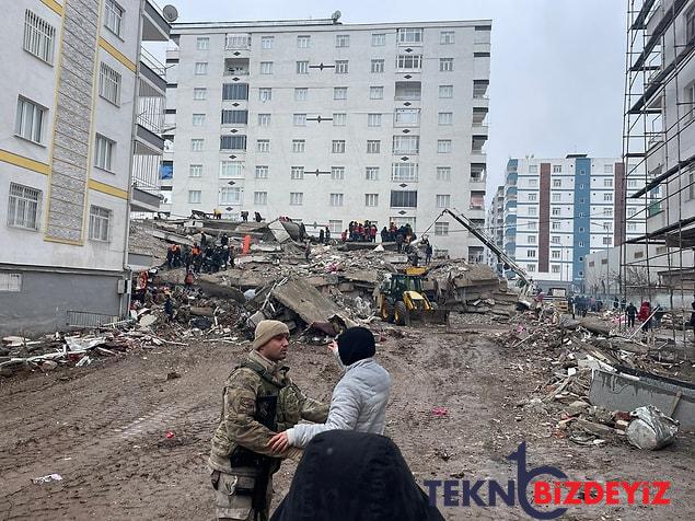 zelzelede ikinci gun pes pese gerceklesen zelzelelerin akabinde diyarbakirin durumunu gosteren kareler 4 BpFriJGt